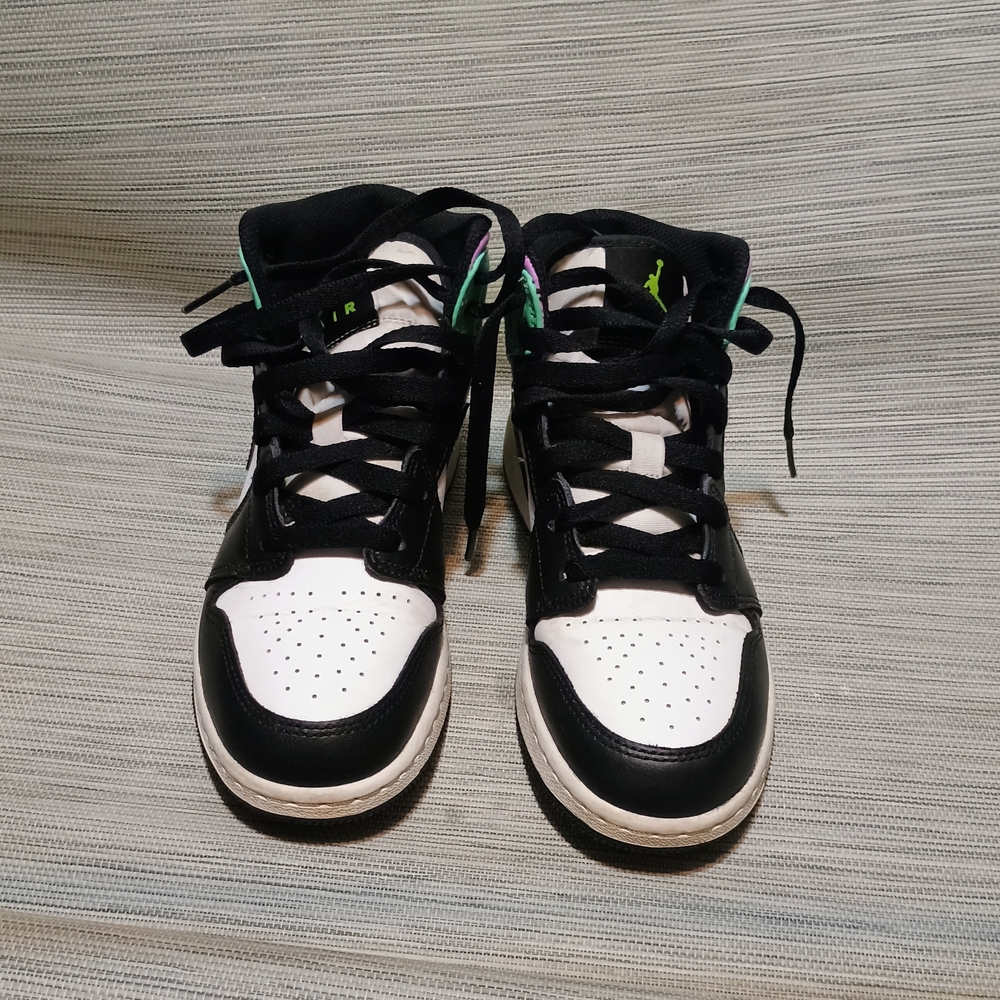 Nike Kids Sneakers Black and White